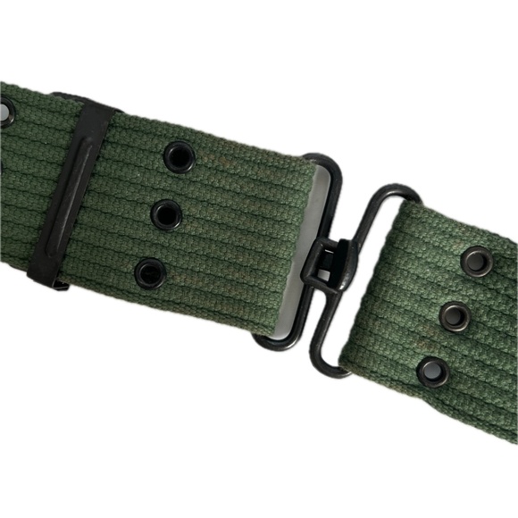 TNA  Belt Green Canvas Webbing Sz L Pink Logo Army Tactical Eyelet Rows 2" wide - Picture 3 of 9